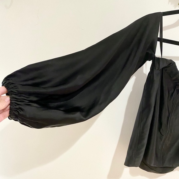 Elizabeth & James ‘Nolita’ Off-Shoulder Top - Picture 6 of 11